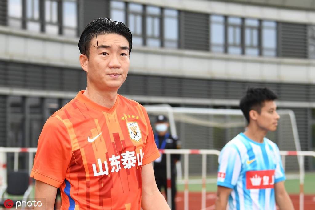 而且，还是个女人。